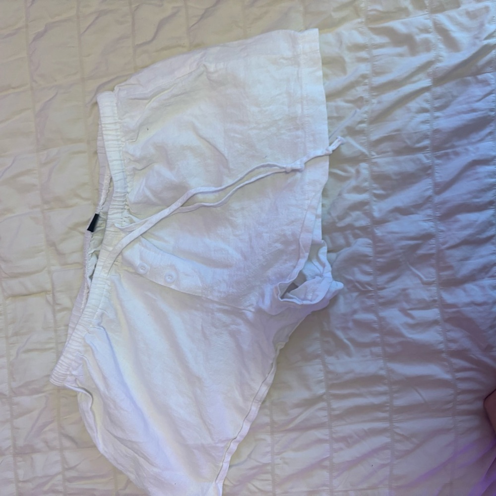SHEIN White Women's Shorts